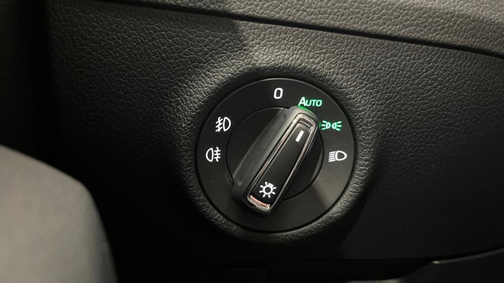 SKODA SUPERB 2.0 TDI SCR - 150 - DSG7  III Business PHASE 2 Combi