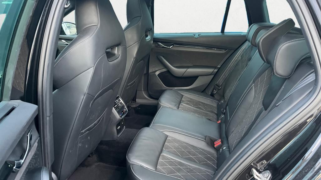 SKODA OCTAVIA COMBI 1.4 TSI PHEV iV- 245 - DSG6e Start & Stop  IV COMBI BREAK RS 