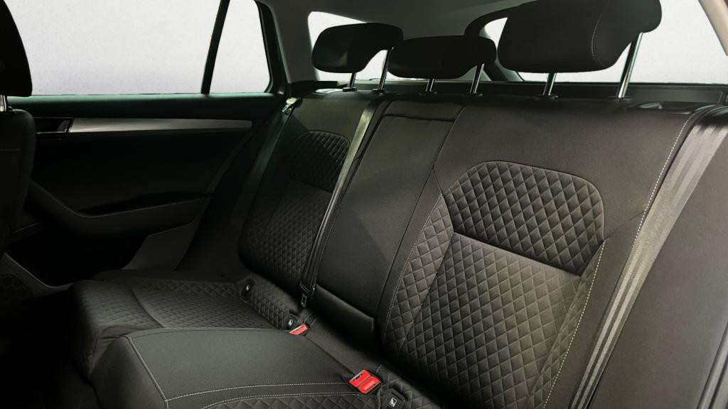 SKODA SUPERB 1.4 TSI PHEV - 218 - DSG  III Business PHASE 2 Combi