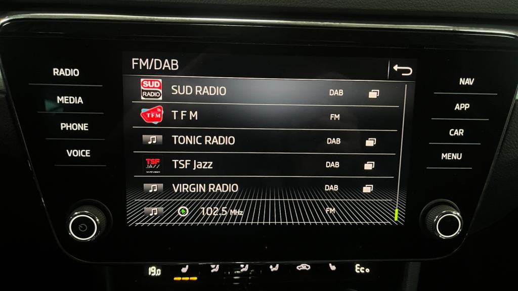 SKODA SUPERB 1.4 TSI PHEV - 218 - DSG  III Business PHASE 2 Combi