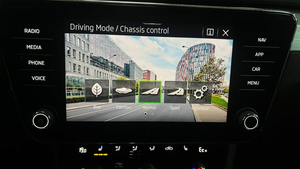 SKODA SUPERB 1.4 TSI PHEV - 218 - DSG  III Business PHASE 2 Combi