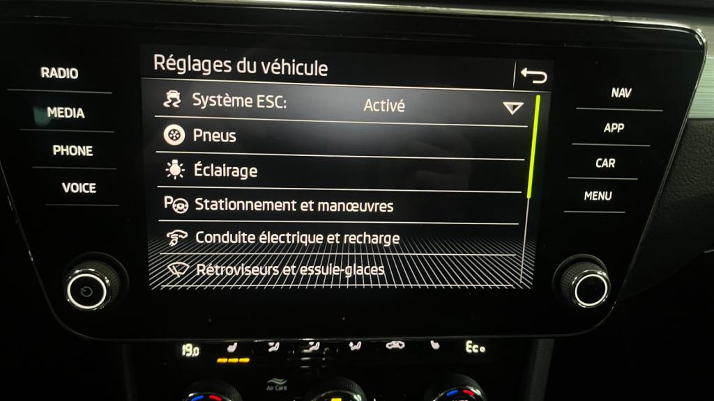 SKODA SUPERB 1.4 TSI PHEV - 218 - DSG  III Business PHASE 2 Combi