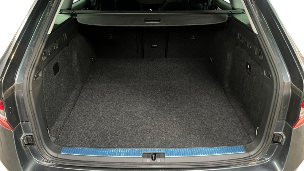 SKODA SUPERB 1.4 TSI PHEV - 218 - DSG  III Business PHASE 2 Combi