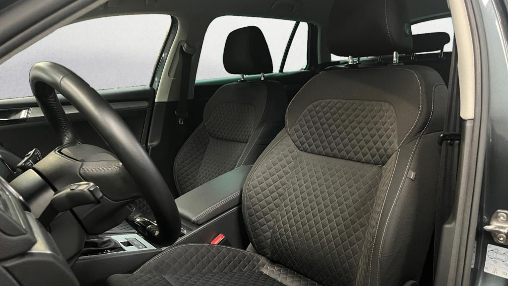 SKODA SUPERB 1.4 TSI PHEV - 218 - DSG  III Business PHASE 2 Combi