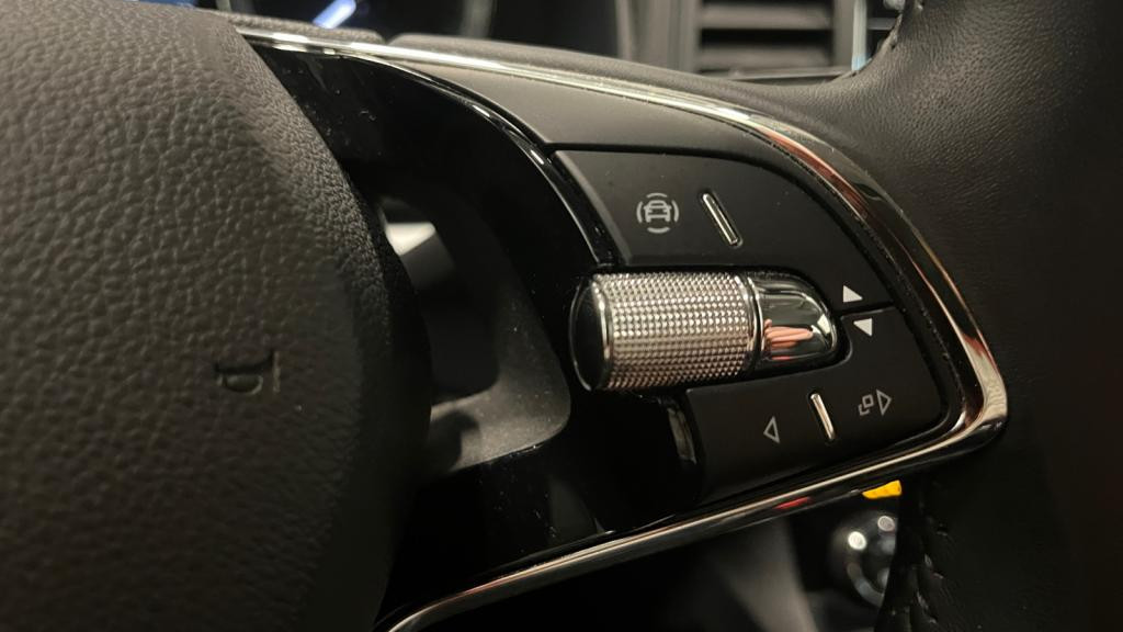 SKODA KAROQ 1.5 TSI ACT - 150  Clever