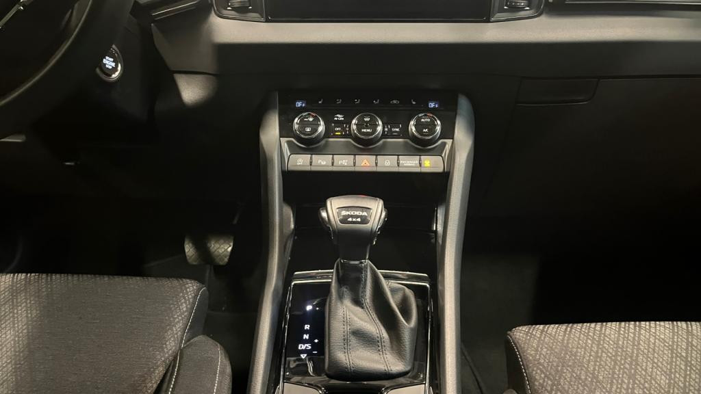 SKODA KAROQ 2.0 TDI SCR - 150 - DSG7 4x4  SUV Style PHASE 2