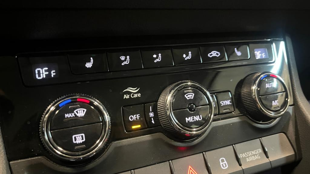 SKODA KAROQ 2.0 TDI SCR - 150 - DSG7 4x4  SUV Style PHASE 2