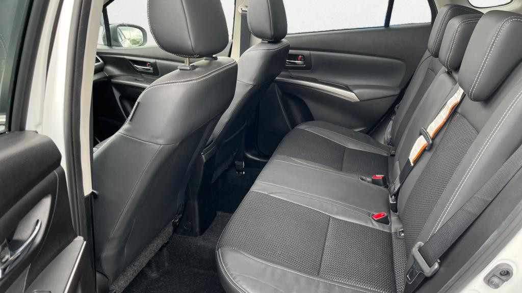 SUZUKI S CROSS  Hybrid 129 Style PHASE 3 - Toit Ouvrant - Phares à LED