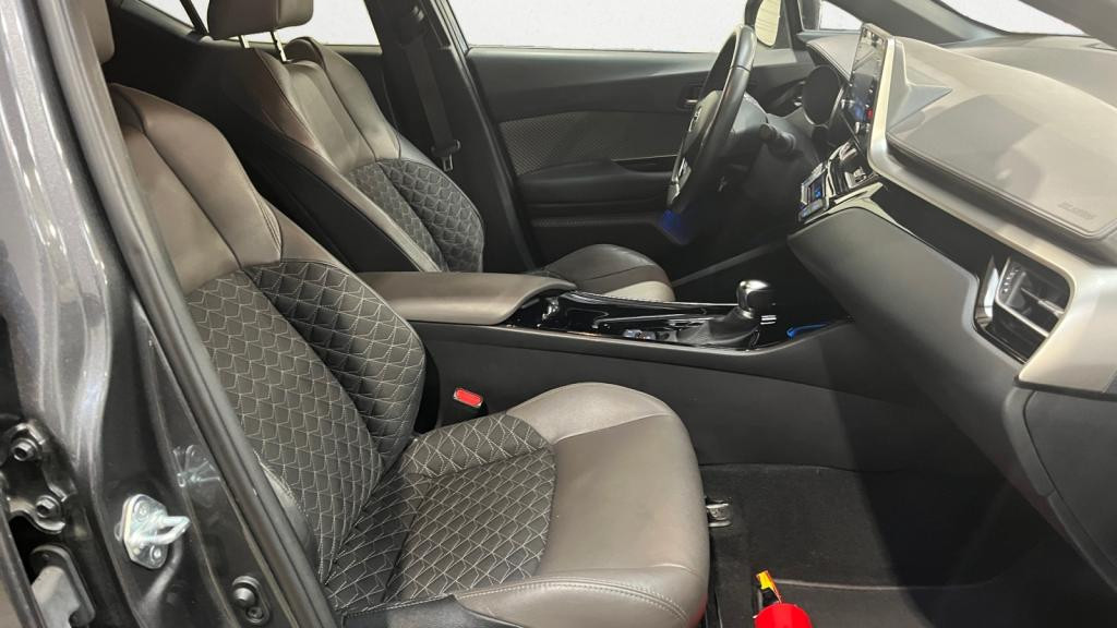 TOYOTA C-HR  Hybride 122h - e-CVT  Distinctive