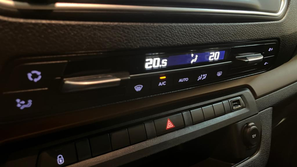 Nouvelle TOYOTA PROACE Verso 2.0 180 D-4D - BVA - 8pl (MC22)  Medium Executive Techno