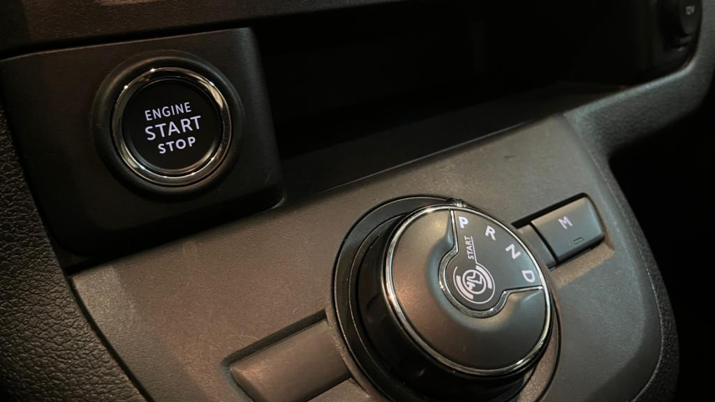 Nouvelle TOYOTA PROACE Verso 2.0 180 D-4D - BVA - 8pl (MC22)  Medium Executive Techno