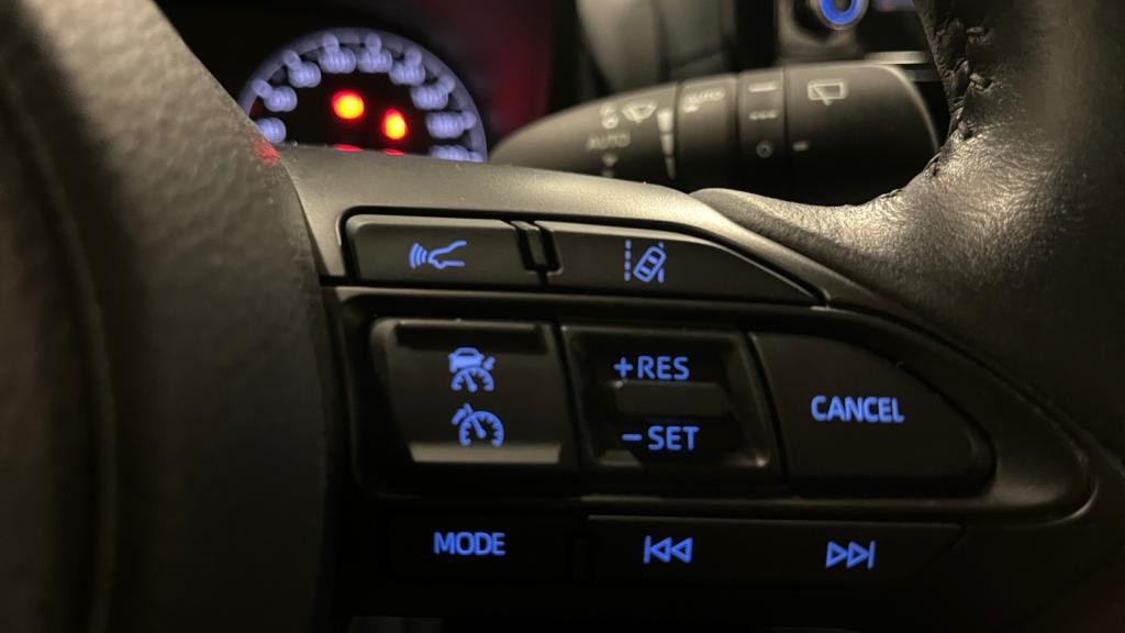 TOYOTA YARIS Hybrid 116h - e-CVT (MY22)  IV Dynamic Business 