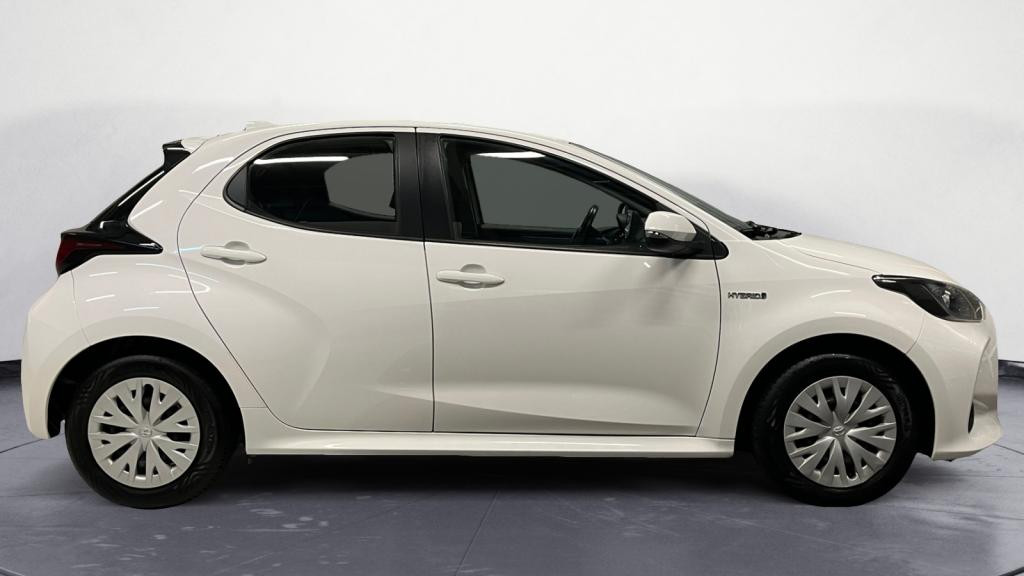 TOYOTA YARIS Hybrid 116h - e-CVT (MY22)  IV Dynamic Business 