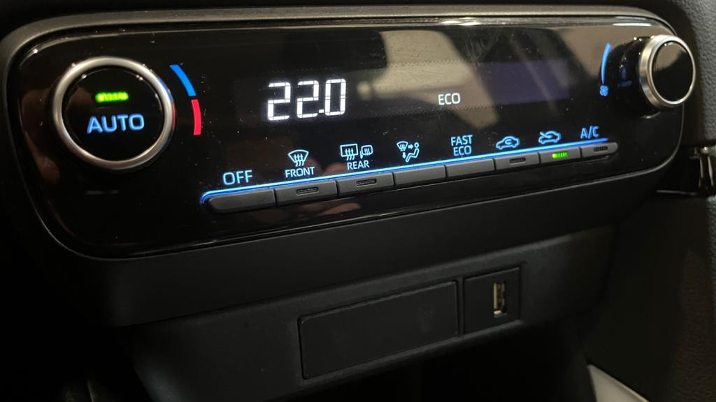 TOYOTA YARIS Hybrid 116h - e-CVT (MY22)  IV Dynamic Business 