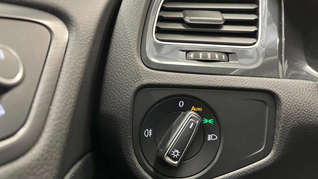 VOLKSWAGEN GOLF e- VII BERLINE PHASE 2