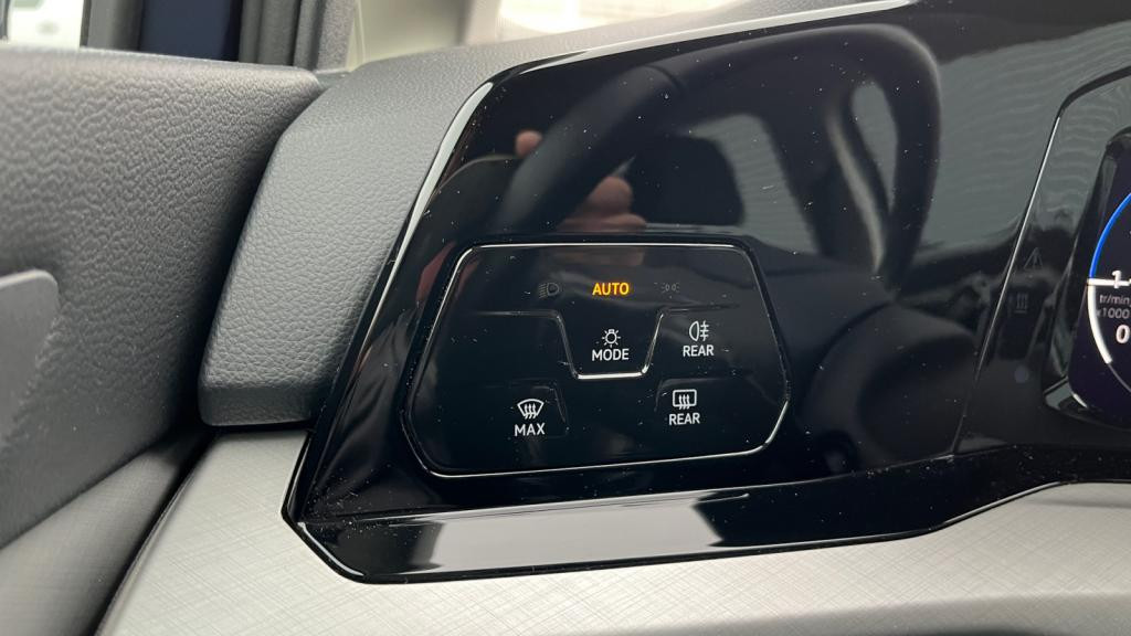 VOLKSWAGEN GOLF 1.0 TSI OPF - 110  VIII BERLINE Life