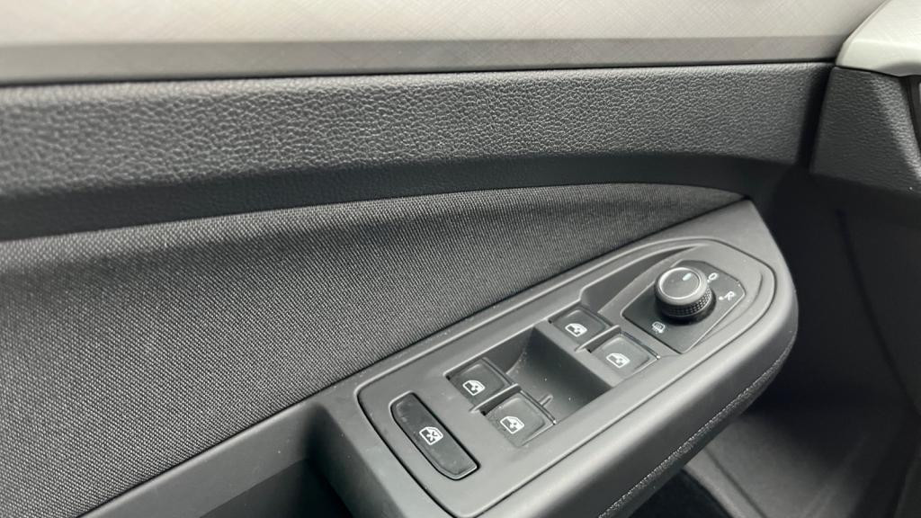 VOLKSWAGEN GOLF 1.0 TSI OPF - 110  VIII BERLINE Life