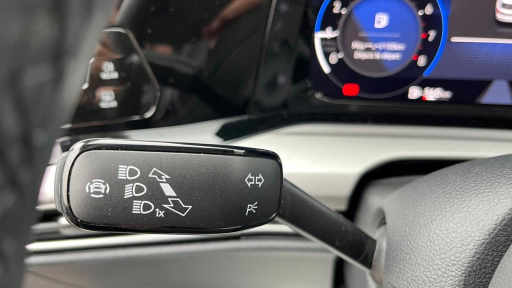 VOLKSWAGEN GOLF 1.0 TSI OPF - 110  VIII BERLINE Life