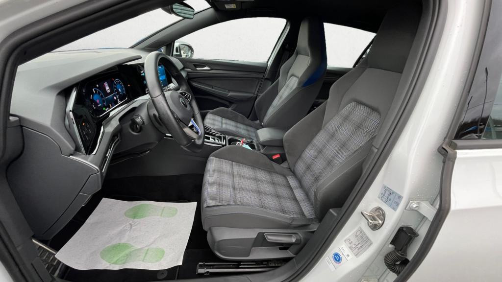 VOLKSWAGEN GOLF eHybrid 245 DSG 6  VIII GTE - JA 17\' Nottingham Hiver en Supplément