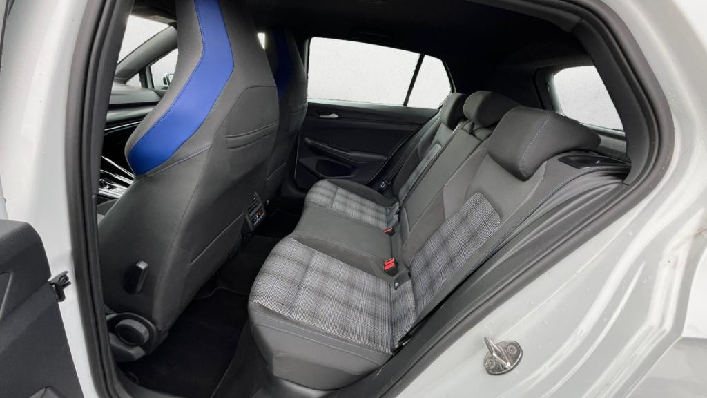 VOLKSWAGEN GOLF eHybrid 245 DSG 6  VIII GTE - JA 17\' Nottingham Hiver en Supplément