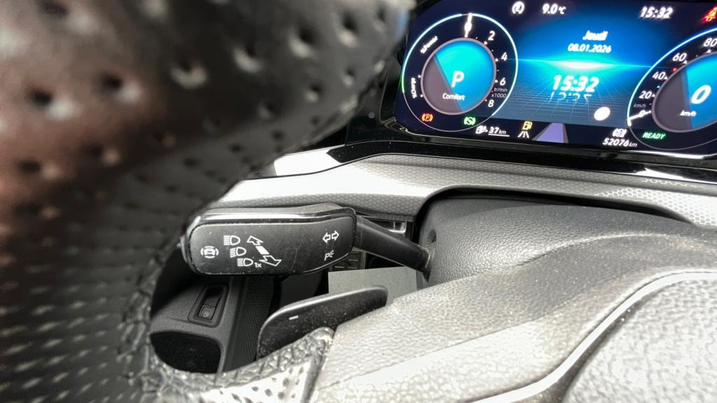 VOLKSWAGEN GOLF eHybrid 245 DSG 6  VIII GTE - JA 17\' Nottingham Hiver en Supplément