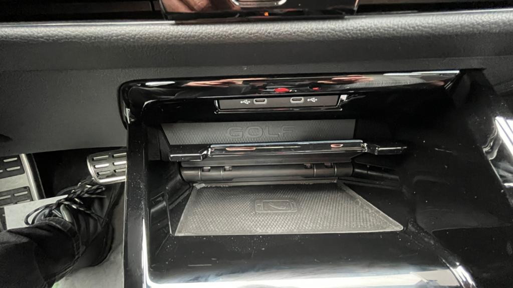 VOLKSWAGEN GOLF eHybrid 245 DSG 6  VIII GTE - JA 17\' Nottingham Hiver en Supplément