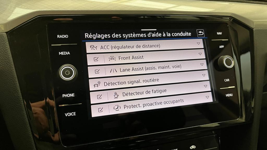 Nouvelle VOLKSWAGEN PASSAT SW 2.0 16V TDI Evo - 122 - BV DSG 7
