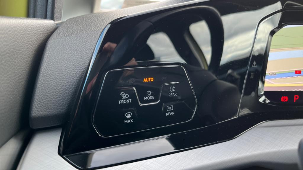 VOLKSWAGEN GOLF 1.5 eTSI OPF - 150 - DSG 7  VIII Life 