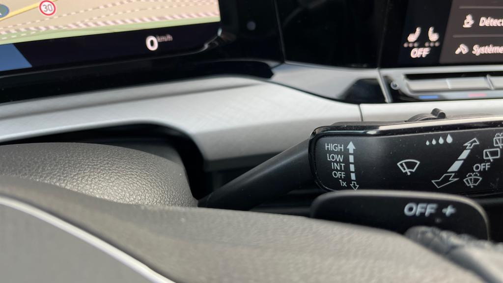 VOLKSWAGEN GOLF 1.5 eTSI OPF - 150 - DSG 7  VIII Life 