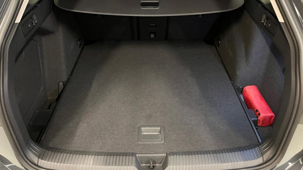 VOLKSWAGEN GOLF SW 1.0 eTSI OPF - 110 - BV DSG 7  VIII SW BREAK Life PHASE 1