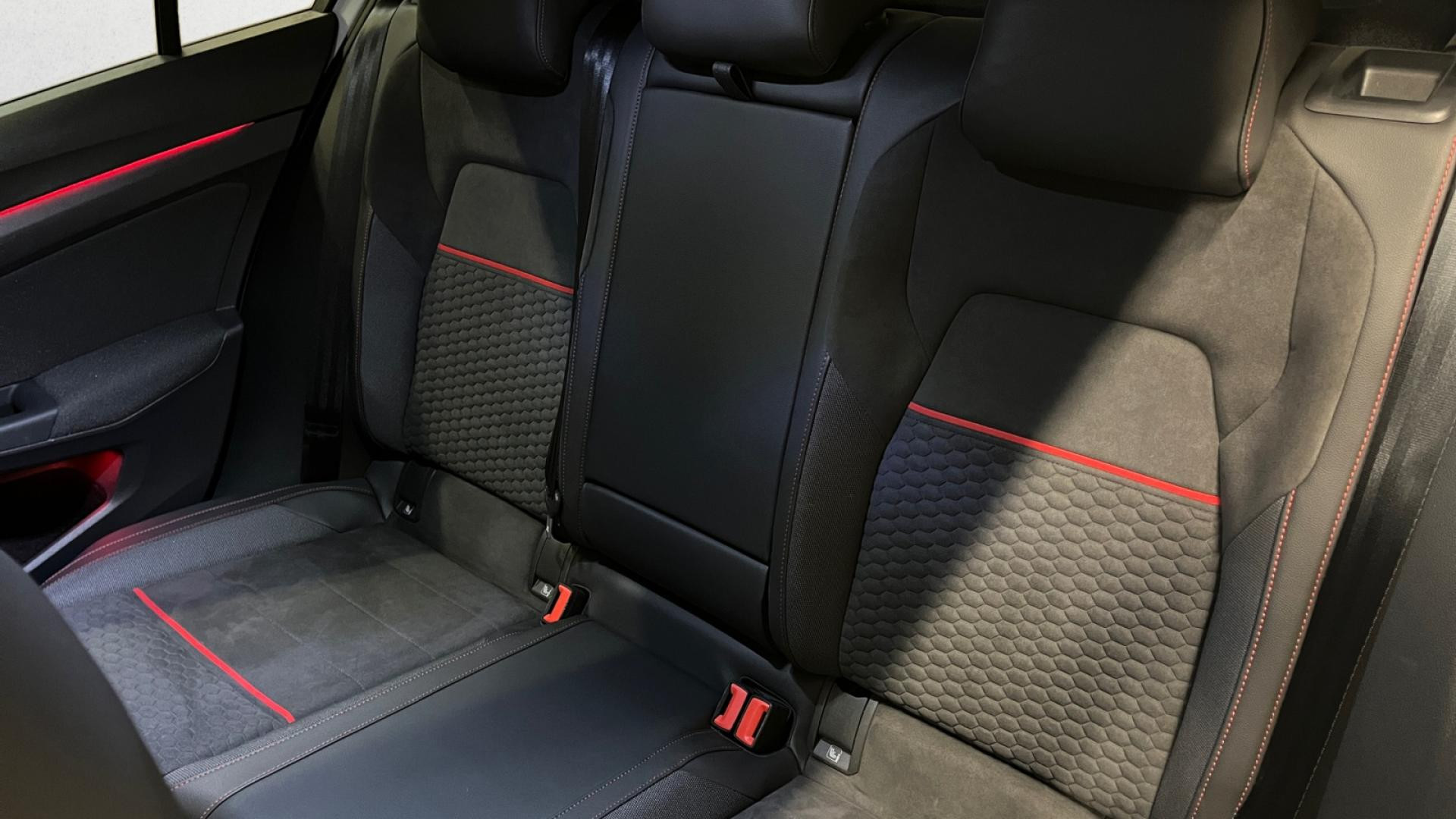 VOLKSWAGEN GOLF 2.0 TSI - 300 - DSG 7  VIII BERLINE GTI Clubsport 