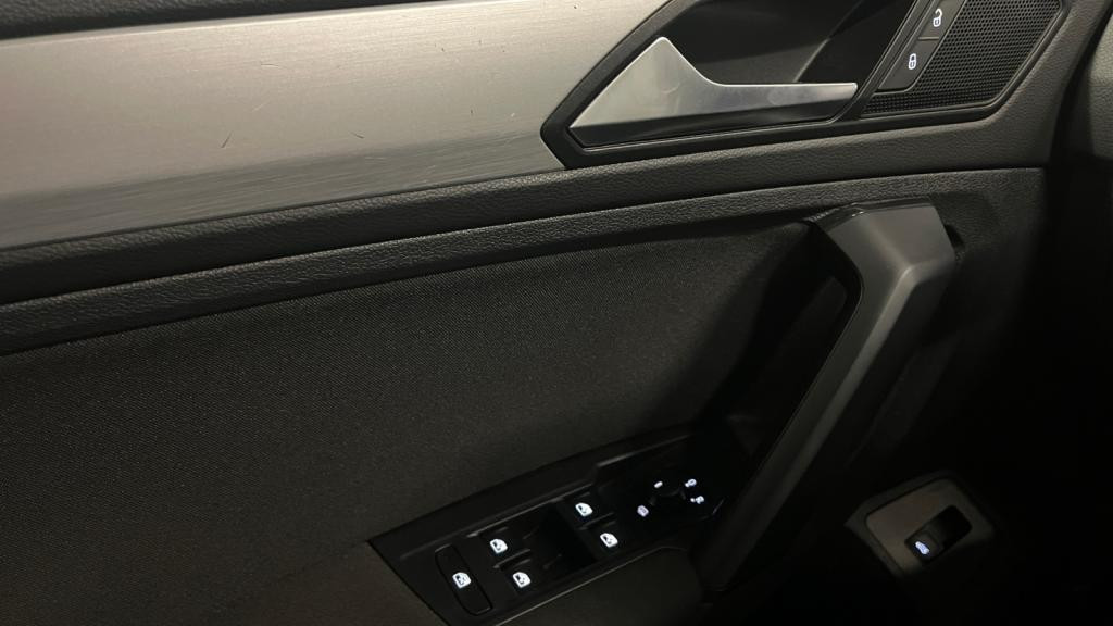 VOLKSWAGEN TIGUAN 2.0 16V TSI BlueMotion - 190 - DSG 7  Confortline 4Motion