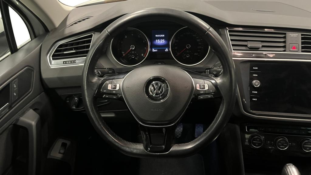 VOLKSWAGEN TIGUAN 2.0 16V TSI BlueMotion - 190 - DSG 7  Confortline 4Motion