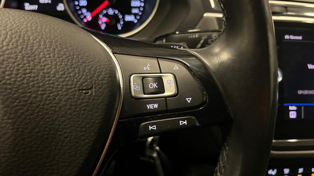 VOLKSWAGEN TIGUAN 2.0 16V TSI BlueMotion - 190 - DSG 7  Confortline 4Motion