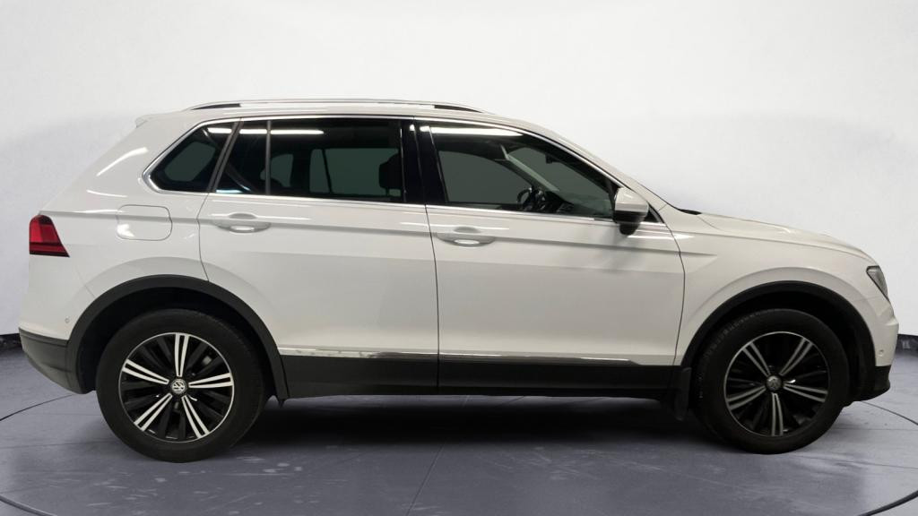 VOLKSWAGEN TIGUAN 2.0 16V TSI BlueMotion - 190 - DSG 7  Confortline 4Motion