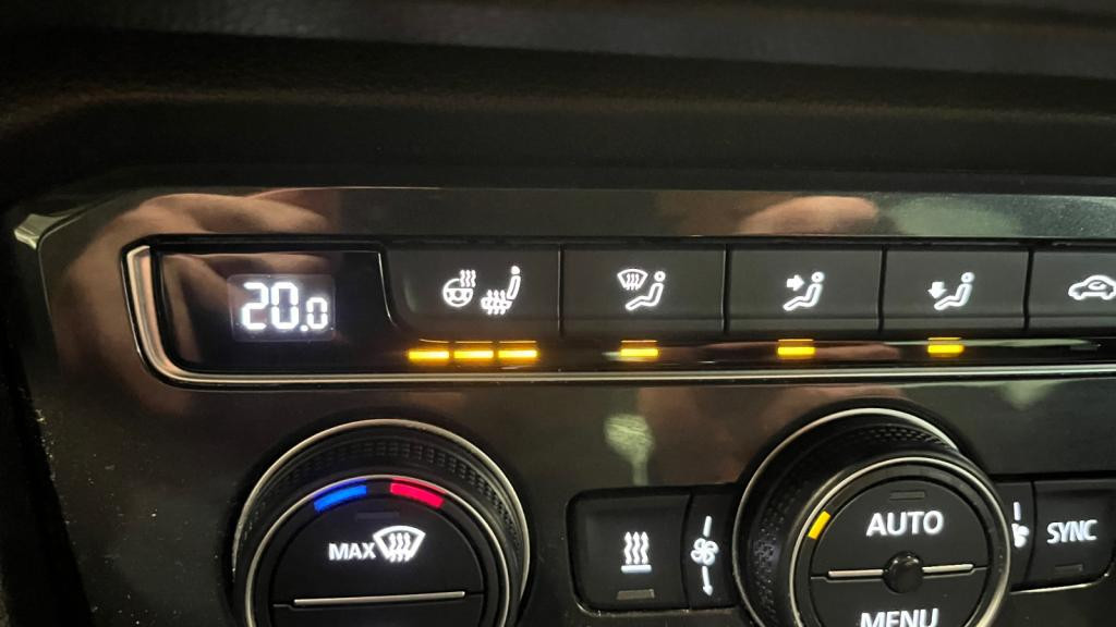 VOLKSWAGEN TIGUAN 2.0 16V TSI BlueMotion - 190 - DSG 7  Confortline 4Motion