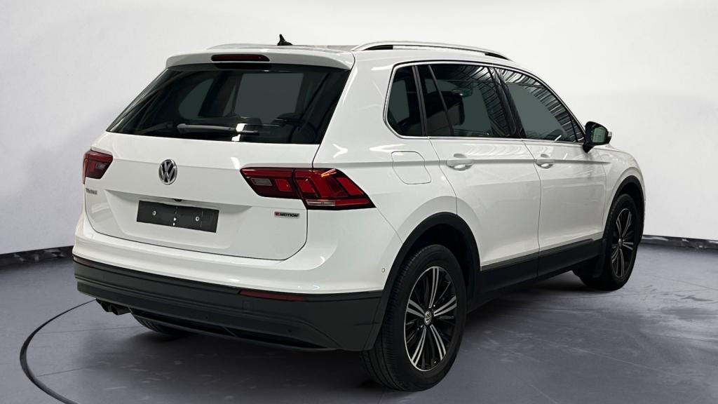 VOLKSWAGEN TIGUAN 2.0 16V TSI BlueMotion - 190 - DSG 7  Confortline 4Motion