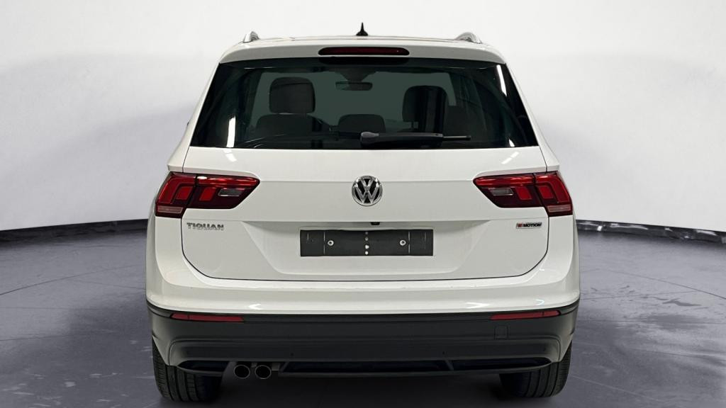 VOLKSWAGEN TIGUAN 2.0 16V TSI BlueMotion - 190 - DSG 7  Confortline 4Motion