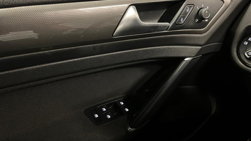 VOLKSWAGEN GOLF 1.5 16V TSI Evo - 130  VII BERLINE Connect PHASE 2