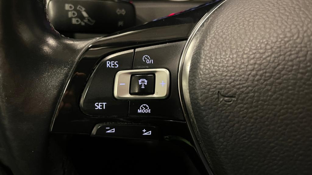 VOLKSWAGEN GOLF 1.5 16V TSI Evo - 130  VII BERLINE Connect PHASE 2