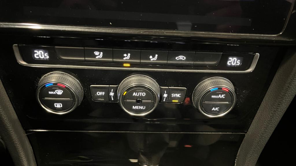 VOLKSWAGEN GOLF 1.5 16V TSI Evo - 130  VII BERLINE Connect PHASE 2