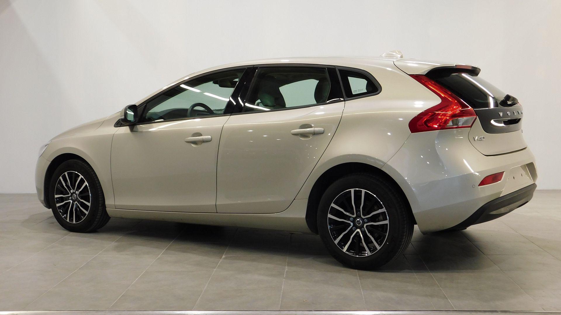 VOLVO V40 T2 122CH BUSINESS GEARTRONIC