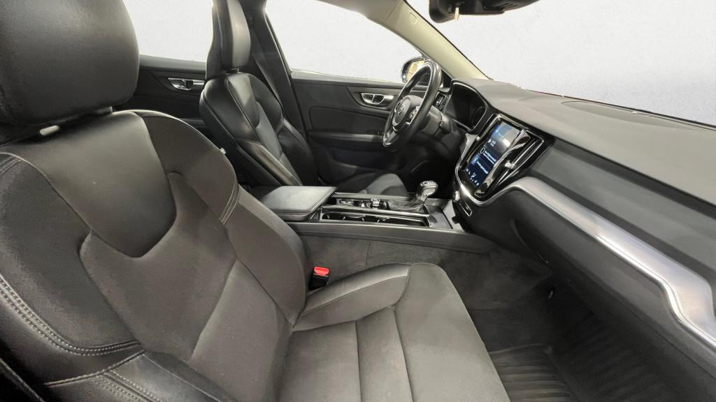 VOLVO V60  D3 AdBlue - 150 - BVA Geartronic  2018 BREAK Momentum 