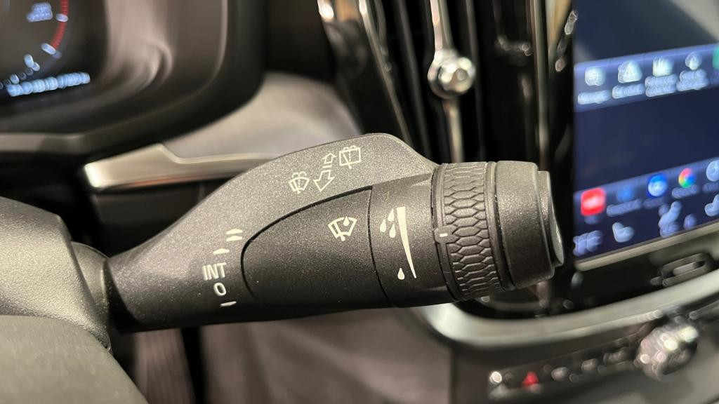 VOLVO V60  D3 AdBlue - 150 - BVA Geartronic  2018 BREAK Momentum 