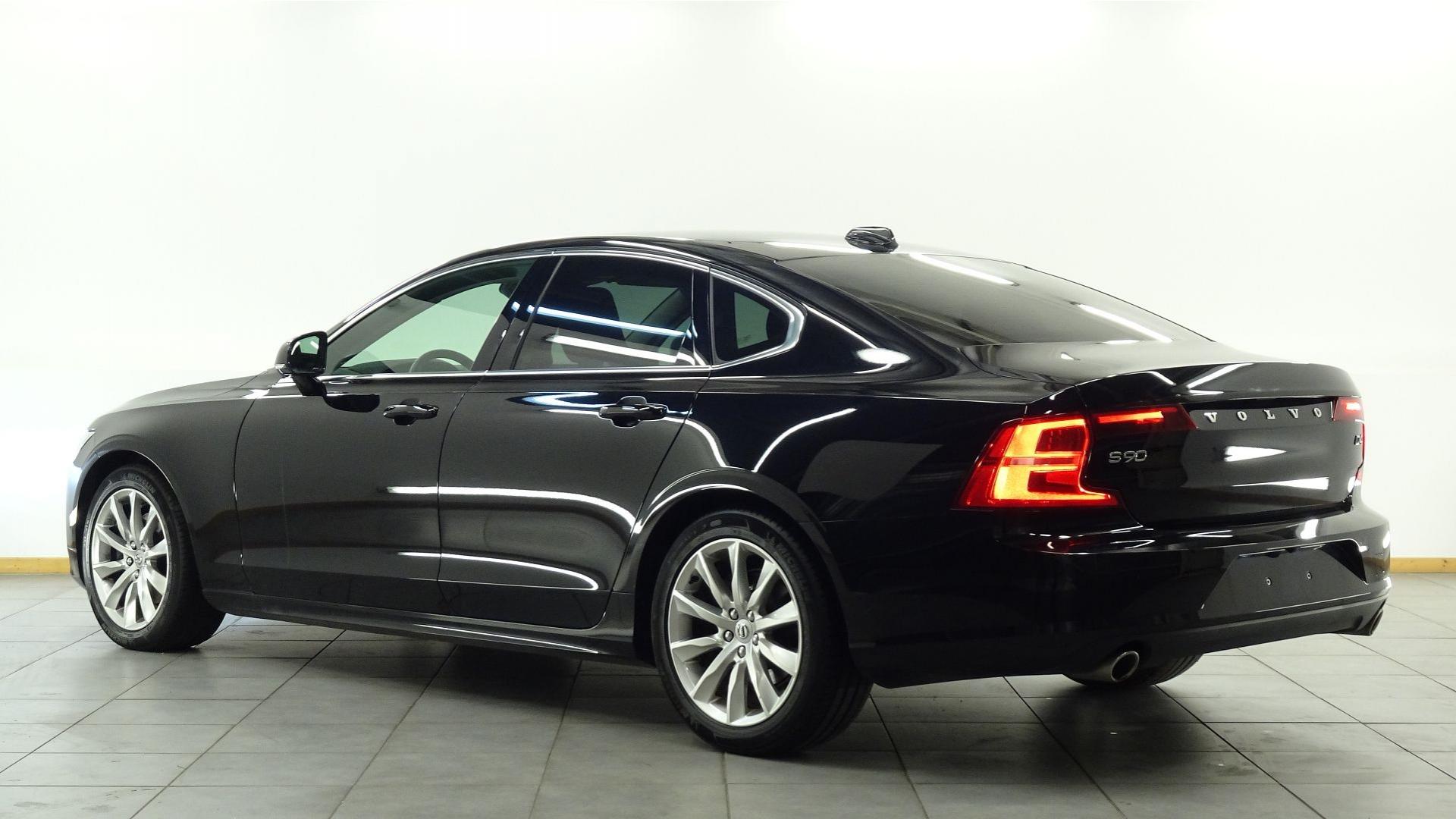 VOLVO S90 D4 ADBLUE 190CH MOMENTUM GEARTRONIC