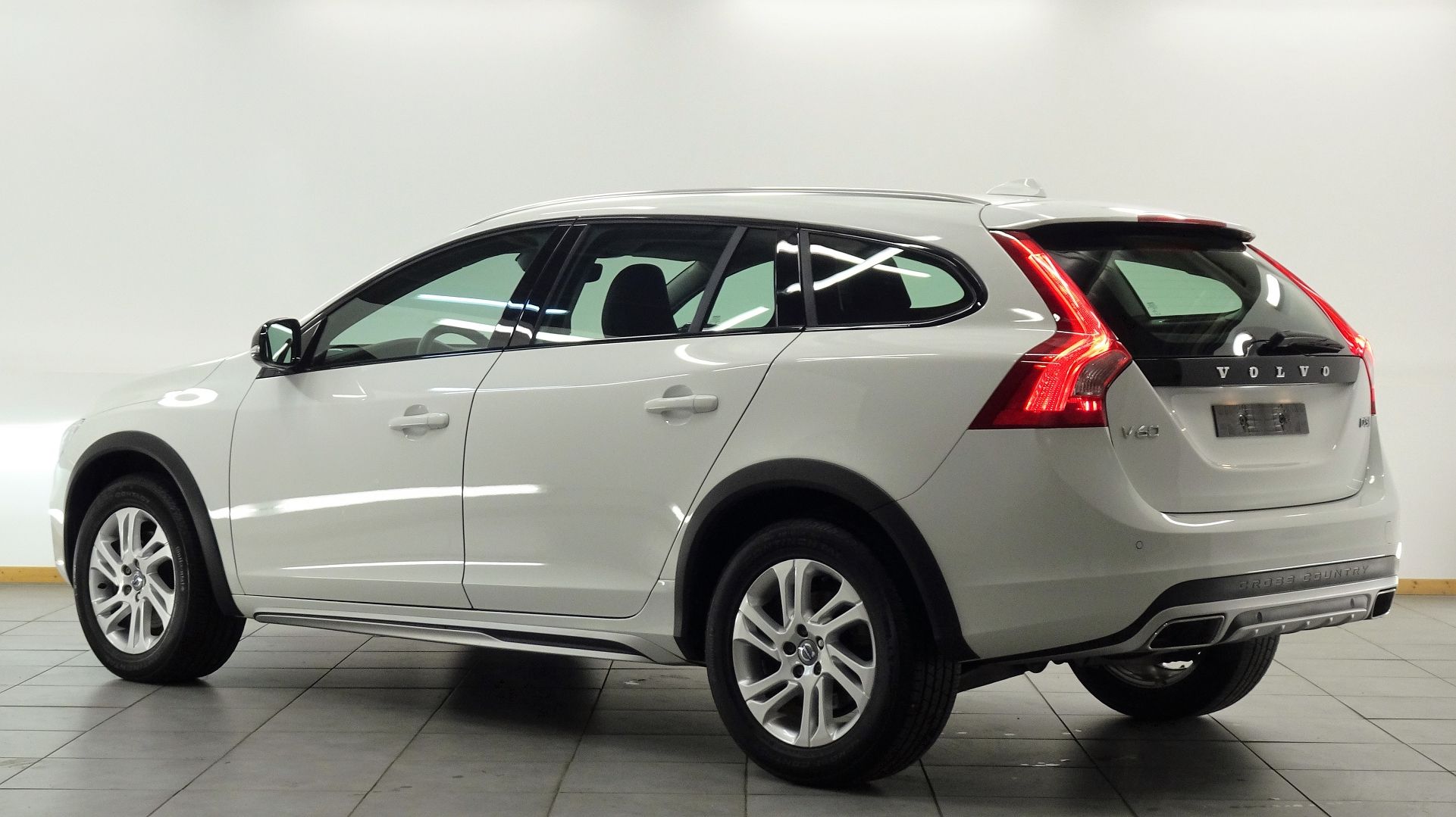 VOLVO V60 CROSS COUNTRY D3 150CH PRO GEARTRONIC