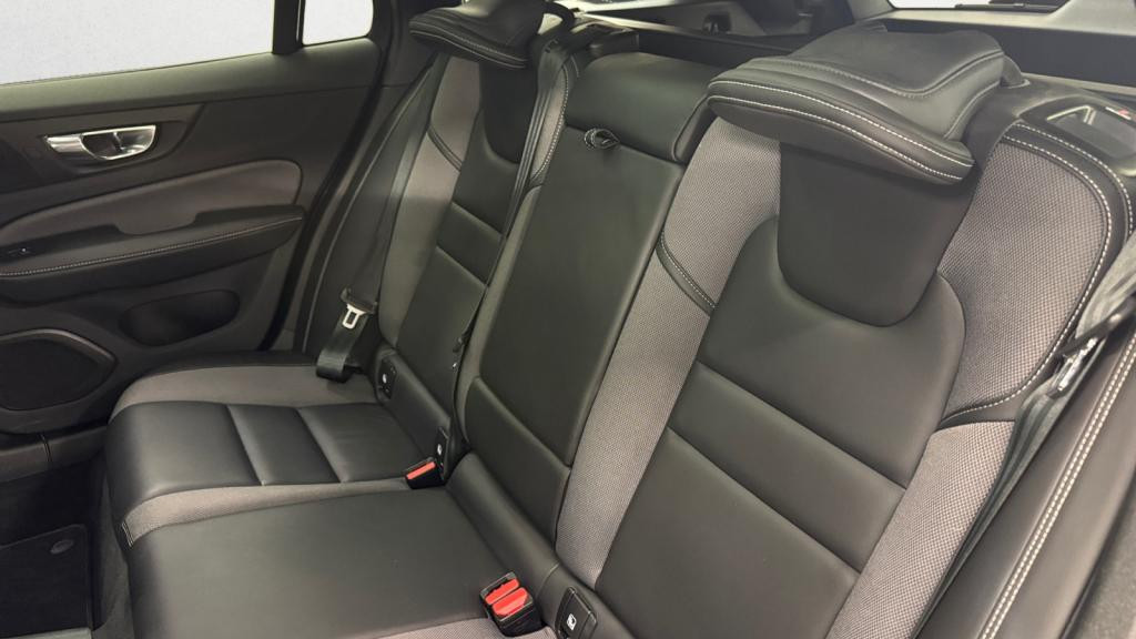 VOLVO V60  T6 AWD Recharge - 253+145 - Geartronic R-Design 