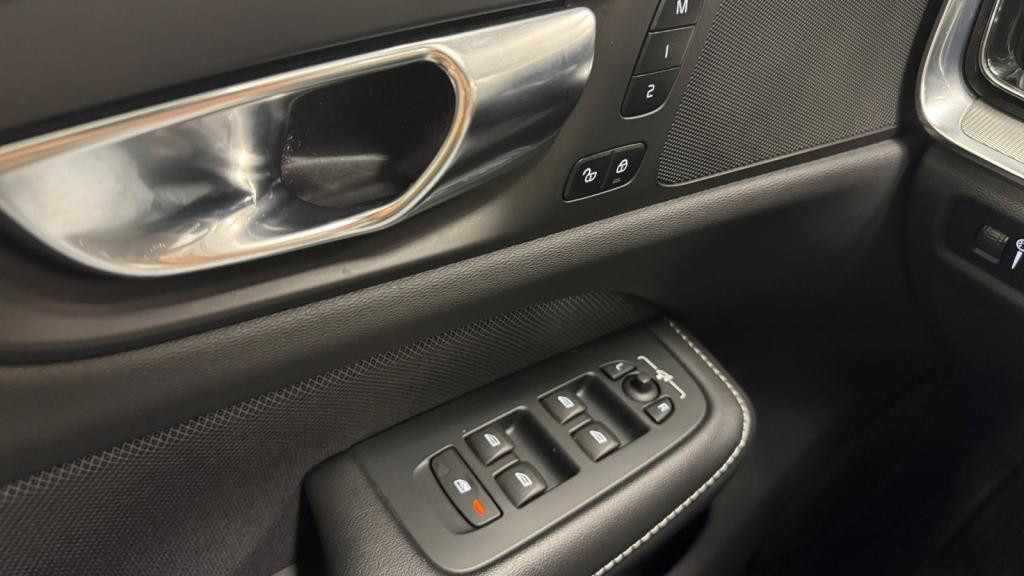 VOLVO V60  T6 AWD Recharge - 253+145 - Geartronic R-Design 